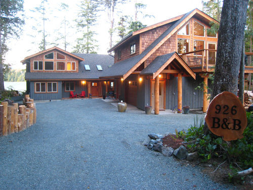 Black Bear Guesthouse Тофино Екстериор снимка